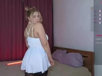 b_e_l_l_a__t_r_i_x from Chaturbate