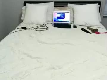baddie_kiki from Chaturbate
