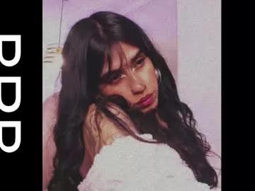 bella_poisonous from Chaturbate