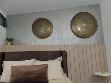 bellajonees_ from Chaturbate