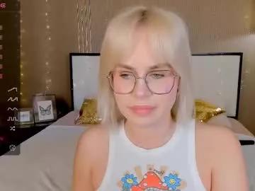 bellatip from Chaturbate
