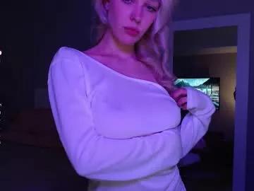 bellean_blare from Chaturbate