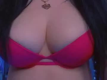 bellelovexx from Chaturbate