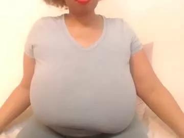 boobyqueen24 from Chaturbate