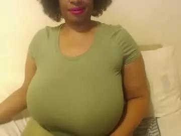 boobyqueen24 from Chaturbate