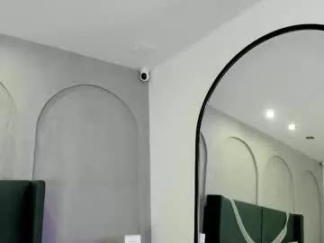 caramel_curls from Chaturbate