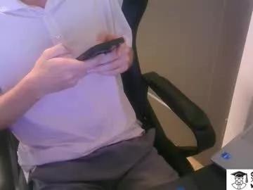 collegeguy4dads from Chaturbate