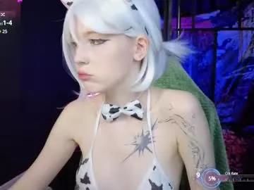 crackling_tati from Chaturbate