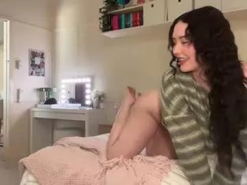 cuddlymoana from Chaturbate