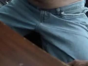 dennisuo22 from Chaturbate