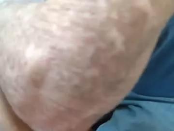 dennisuo22 from Chaturbate
