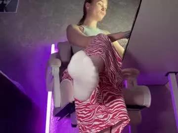 divine_hannah from Chaturbate
