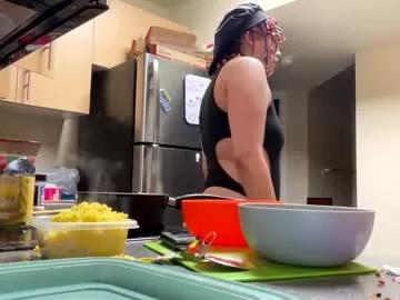dizzinsweatyy from Chaturbate