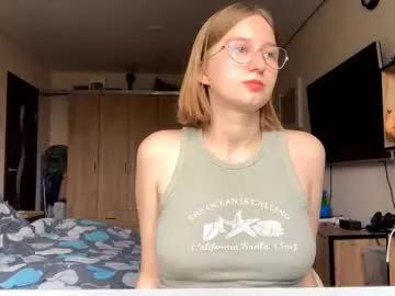 Earleneaxley webcams show profile image 