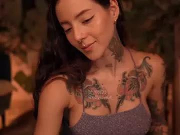 effylowell_ from Chaturbate