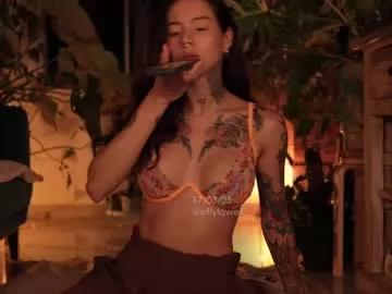 effylowell_ from Chaturbate