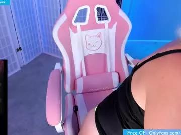 ella_foxx from Chaturbate