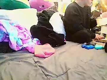 elleekaypetite from Chaturbate