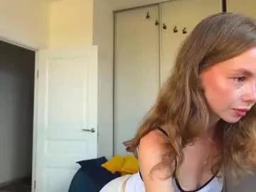 elli_harmon from Chaturbate