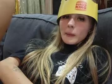 ellie_mcqueen from Chaturbate