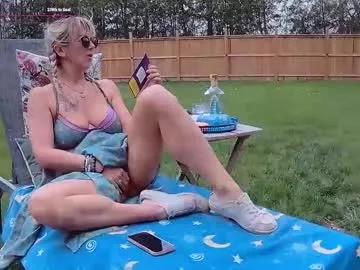 ells_palace from Chaturbate
