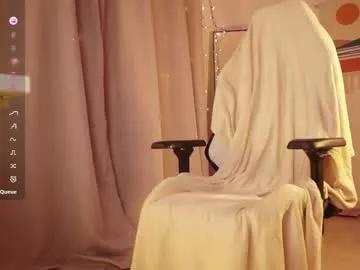 elly_belly from Chaturbate