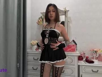 elly_cute_ from Chaturbate
