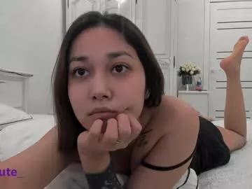 elly_cute_ from Chaturbate