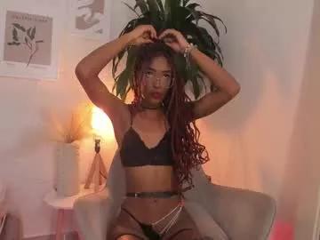 emely_deluxe from Chaturbate