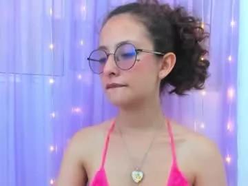 emma_belle02 from Chaturbate