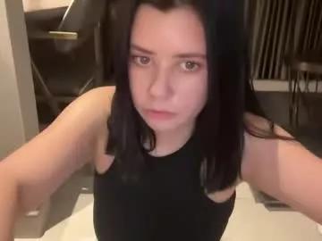 essenalaurent from Chaturbate