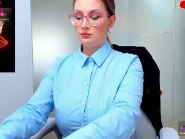 evelyne_rose from Chaturbate