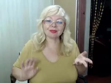 evelynloveshy from Chaturbate
