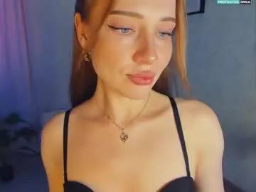 eviesapphire from Chaturbate