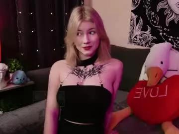 hellenhornny from Chaturbate