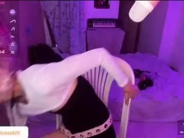 helloskinnygirls from Chaturbate