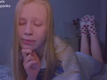 hihi_im_chloe from Chaturbate