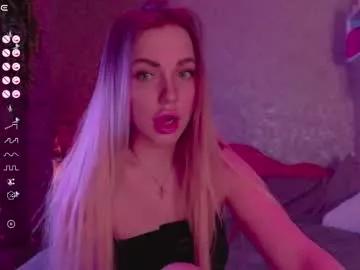 holly_molly8 from Chaturbate