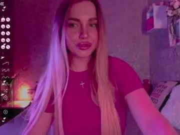 holly_molly8 from Chaturbate