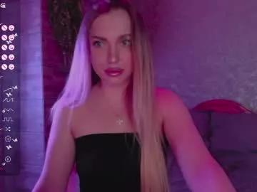holly_molly8 from Chaturbate
