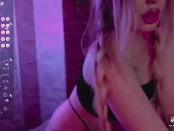 holly_molly8 from Chaturbate