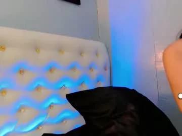 holly_sunshine69 from Chaturbate