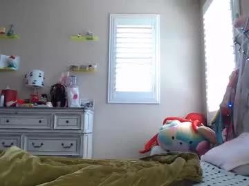 hollybabykitty from Chaturbate