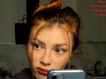 hoppypoppyy from Chaturbate
