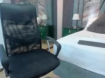 isaa_clark from Chaturbate