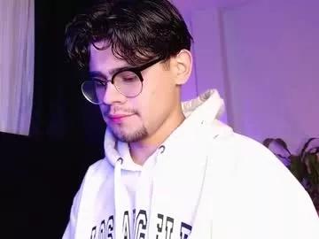 isaac_saenz from Chaturbate
