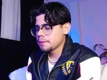 isaac_saenz from Chaturbate