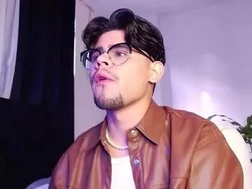 isaac_saenz from Chaturbate