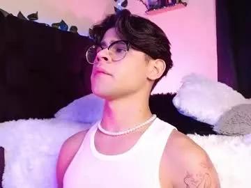 isaac_saenz from Chaturbate