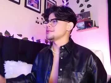isaac_saenz from Chaturbate